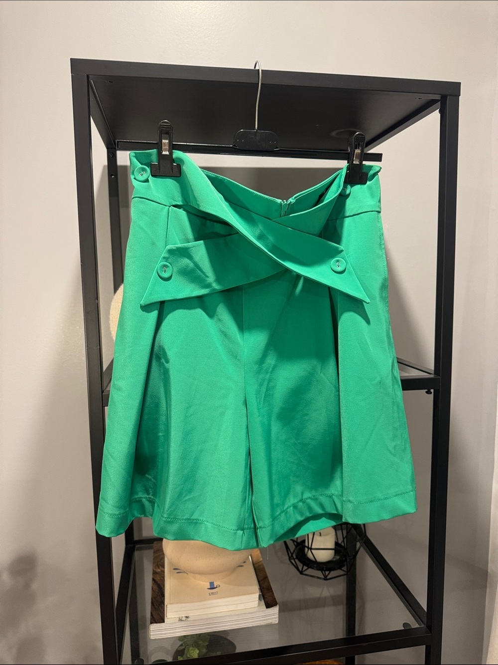 237.Women’s High-Waist Green Dress Shorts